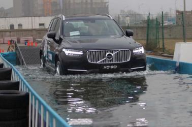 rܻASUV ֠ȫXC90{R