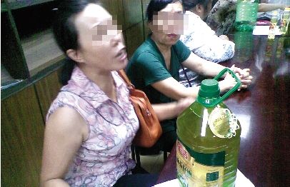 金浩茶油10倍賠償兌現難孕婦拎油上門要等3天