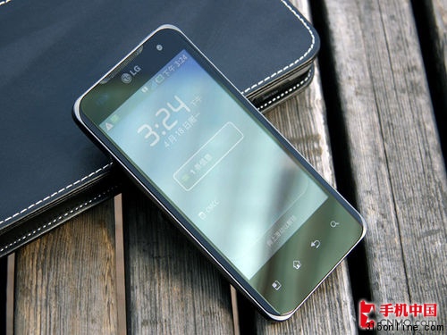 點(diǎn)圖查看下一頁(yè) 白色版iPhone4跌至3699元盤(pán)點(diǎn)近期降價(jià)智能機(jī)(6)
