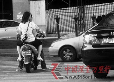圖為路上行駛著的超標電動車。