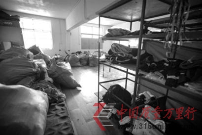 浦東21所中小學停穿歐霞校服