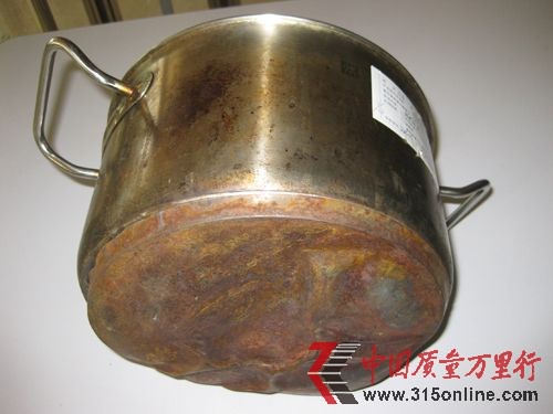 使用不久后,鍋底出現開裂脫落